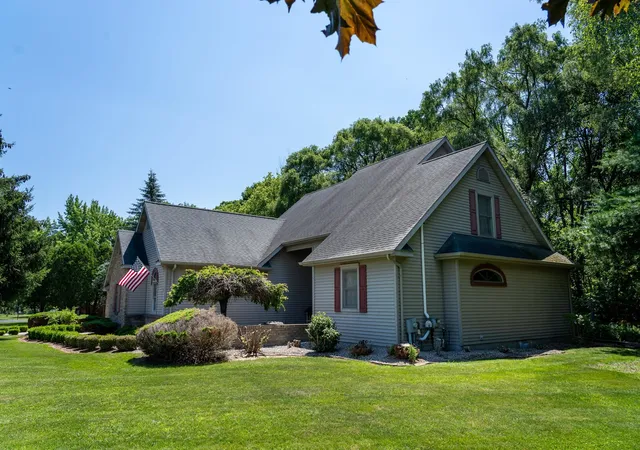 47th image of 3106 Hunters Trl, Mount Pleasant, MI 48858 | MLS# 80070979
