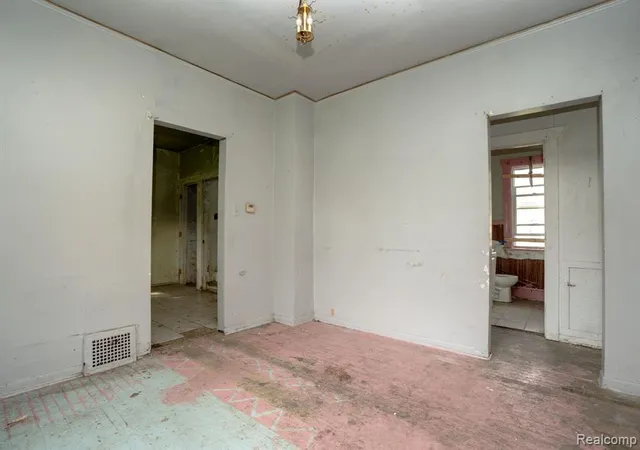 3rd image of 7169 Holmes St, Detroit, MI 48210 | MLS# 60940318