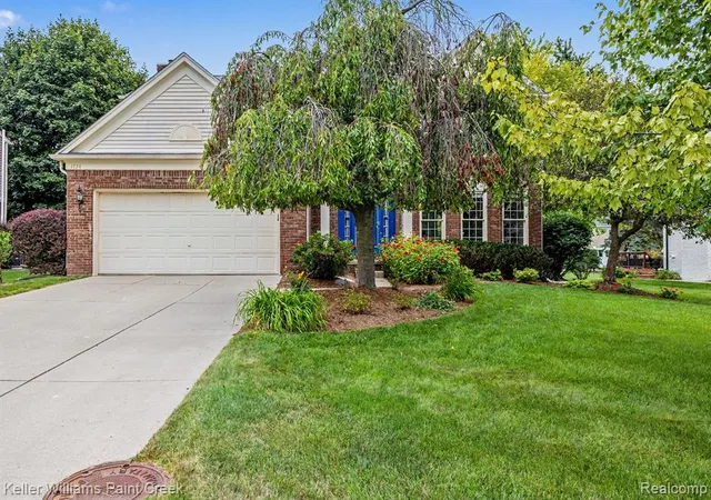 Photo 3 of Single family home for sale at 1724 Foresthill Dr, Rochester Hills, MI 48306 3121 | MLS# 61022962 | Listing updated on 2026-09-12