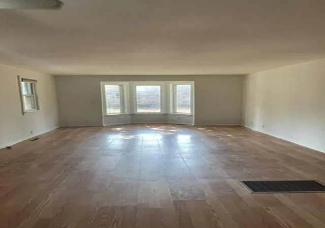 Photo 3 of Single family home for sale at 280 Shonat St, Muskegon, MI 49442 | MLS# 70544913 | Listing updated on 2026-09-01