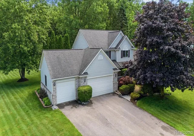 Homes for sale in Clarkston, MI | 5762 Garnet Cir, Clarkston, MI 48348 | MLS# 61005053