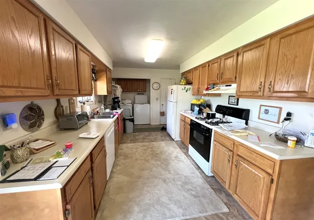 4th image of 202-206 Farwell Ave, Sturgis, MI 49091 | MLS# 70539679