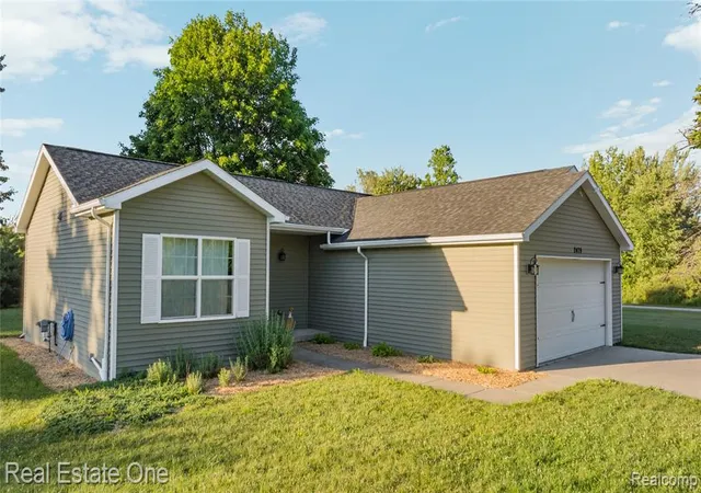 Homes for sale in Grand Blanc, MI | 2479 Gibson Rd, Grand Blanc, MI 48439 | MLS# 61002933