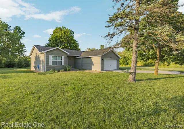 Homes for sale in Grand Blanc, MI | 2479 Gibson Rd, Grand Blanc, MI 48439 | MLS# 61002933