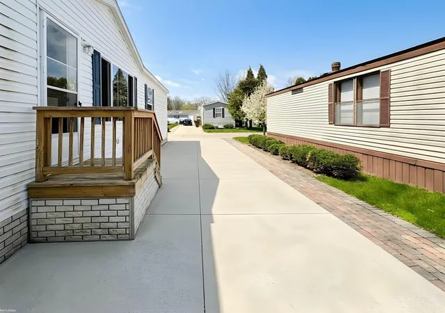 Homes for sale in Shelby Twp, MI | 49982 Pennbrook Ct, Shelby Twp, MI 48317 | MLS# 50205245