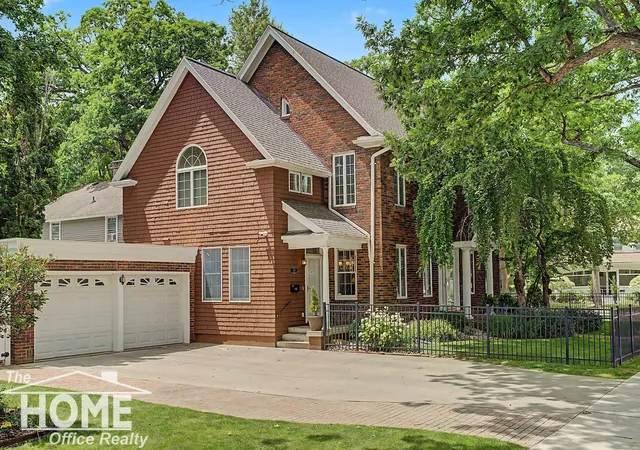 Homes for sale in Owosso, MI | 721 Lee St, Owosso, MI 48867 | MLS# 50212147