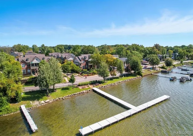 Homes for sale in Walled Lake, MI | 526 Red Oak Ct, Walled Lake, MI 48390 3554 | MLS# 60982551