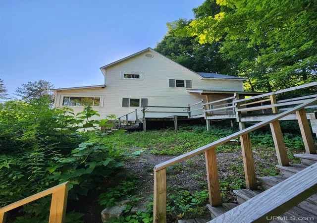 Photo 2 of Single family home for sale at 205 White St, Hancock, MI 49930 | MLS# 50215042 | Listing updated on 2026-08-12