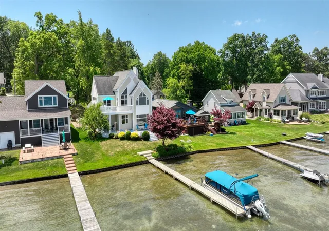 3rd image of 413 Oakwood Ave, Clarklake, MI 49234 | MLS# 70543064