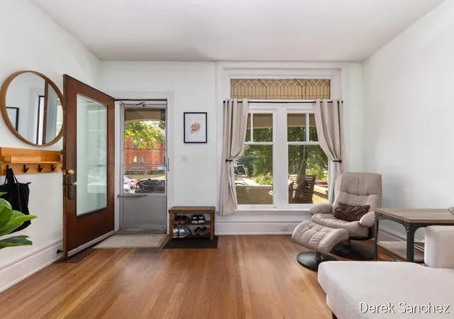 Listing Photo 4 - Condo for sale in building located at 110 Fitzhugh Ave, Grand Rapids, MI 49506