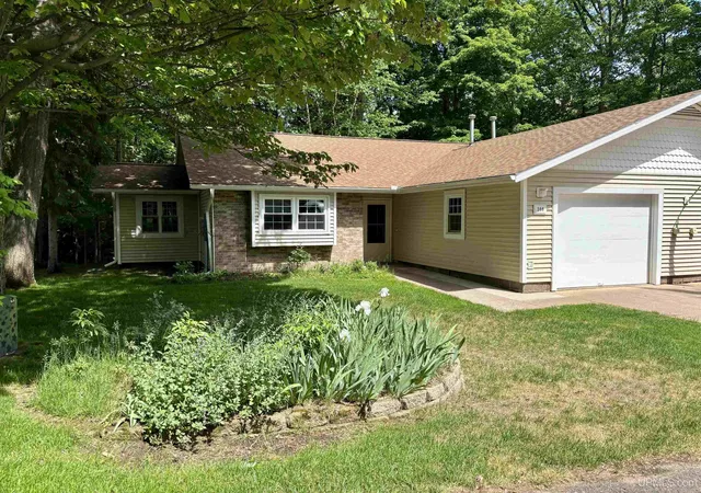 1st image of 108 Forest Ridge Dr, Marquette, MI 49855 | MLS# 50211032