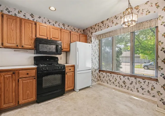 Photo 4 of Condo for sale at 2779 Mulford Dr, Grand Rapids, MI 49546 | MLS# 70546115 | Listing updated on 2026-07-26