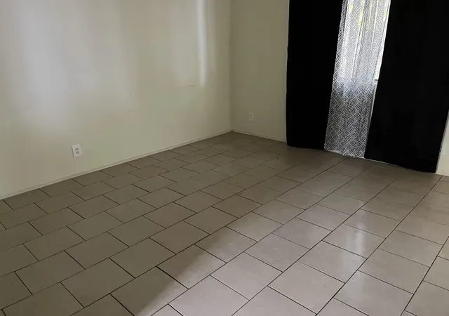3rd image of 1324 Earlmour Blvd, Flint, MI 48506 | MLS# 50192335