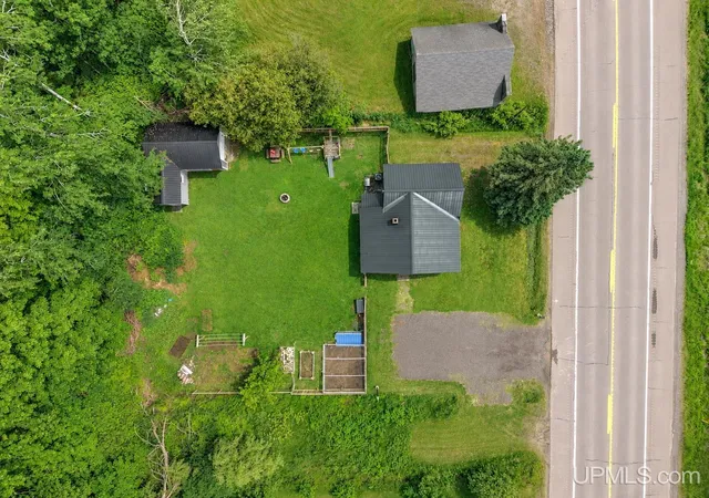 Homes for sale in Chassell, MI | 42731 Wilson Memorial Dr, Chassell, MI 49916 | MLS# 50212324