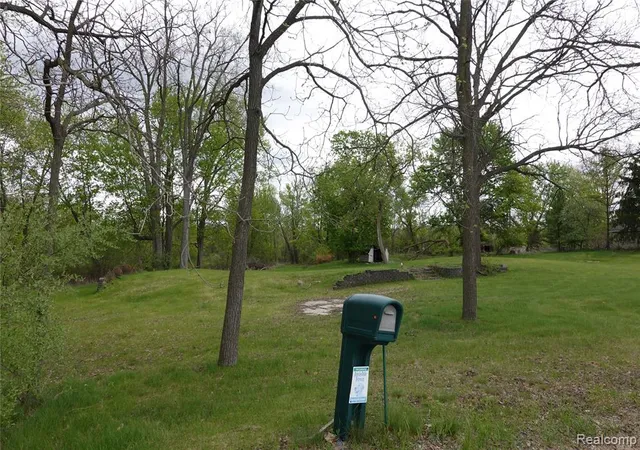 image of 454 East Rd, Holly, MI 48442 | MLS# 60997484