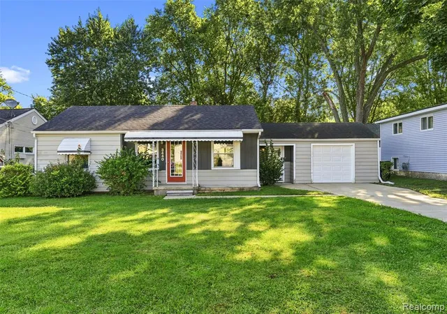 Photo 3 of Sale Pending at 3440 Mills Acres St, Flint, MI 48506 2172 | MLS# 61024735 | Listing updated on 2026-08-30