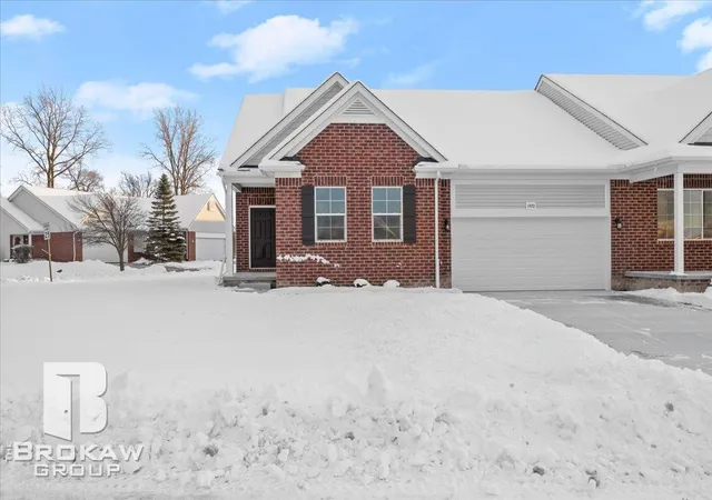 Photo 1 of Condo for sale at 1435 Luxington Dr, Lapeer, MI 48446 | MLS# 50200855 | Listing updated on 2026-03-09