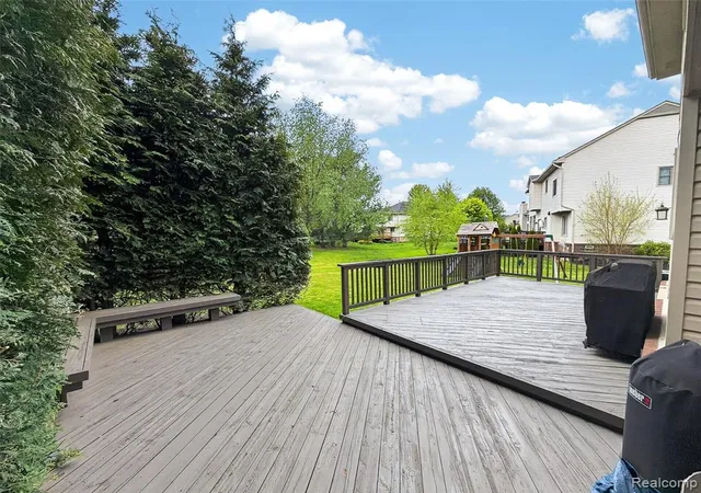 Homes for sale in Wixom, MI | 1427 Trailside Blvd, Wixom, MI 48393 | MLS# 60994898