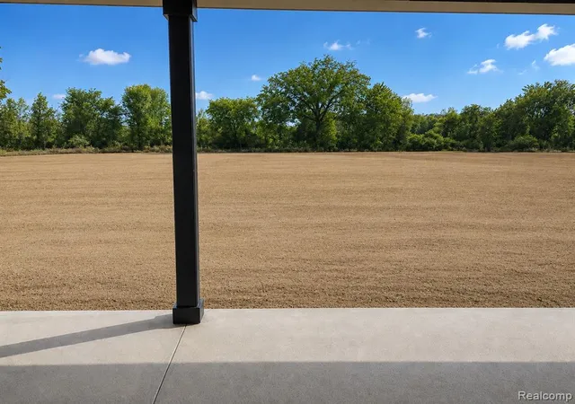 3rd image of 4930 Daisy Ln, Almont, MI 48003 | MLS# 60995983