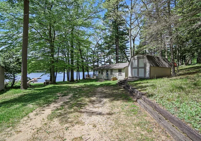 23rd image of 9031 Acorn Dr, Holton, MI 49425 | MLS# 70533348