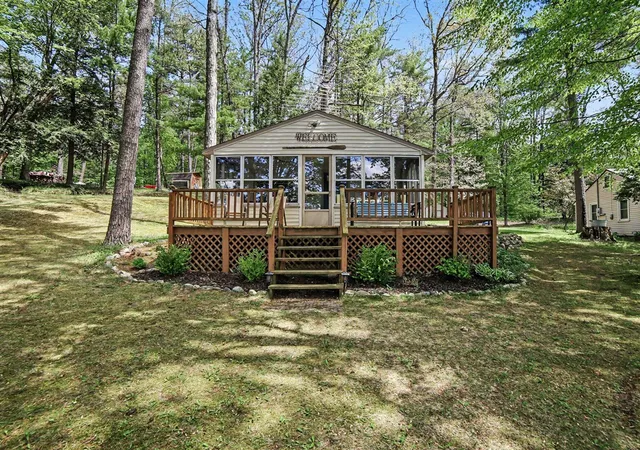 2nd image of 9031 Acorn Dr, Holton, MI 49425 | MLS# 70533348