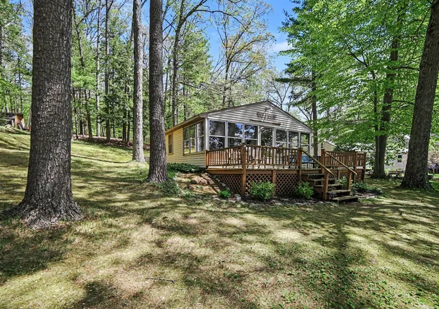 3rd image of 9031 Acorn Dr, Holton, MI 49425 | MLS# 70533348
