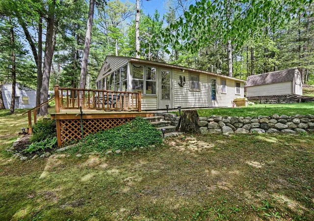 4th image of 9031 Acorn Dr, Holton, MI 49425 | MLS# 70533348