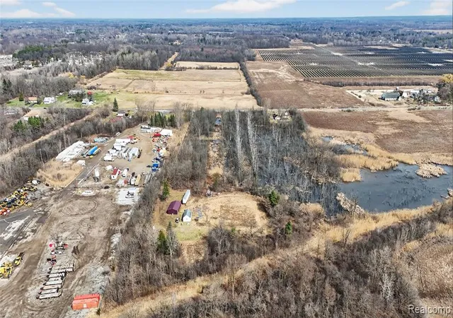1st image of 2212 E Coldwater Rd, Flint, MI 48505 | MLS# 60982251