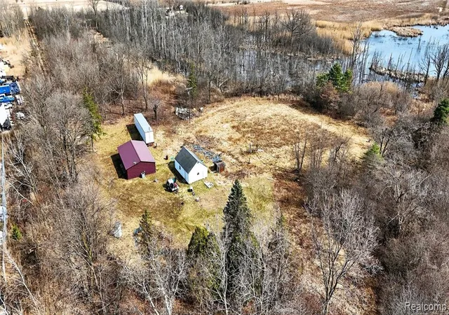 2nd image of 2212 E Coldwater Rd, Flint, MI 48505 | MLS# 60982251