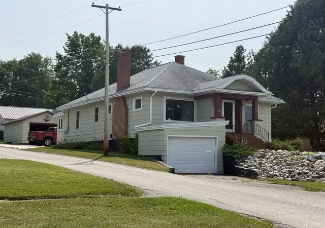 Photo 1 of Single family home for sale at 815 Erie Ave, Crystal Falls, MI 49920 | MLS# 50217833 | Listing updated on 2026-08-07