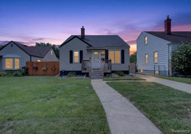 Photo 2 of Sale Pending at 29243 Harding St, Roseville, MI 48066 | MLS# 61019611 | Listing updated on 2026-08-18