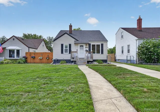 Photo 4 of Sale Pending at 29243 Harding St, Roseville, MI 48066 | MLS# 61019611 | Listing updated on 2026-08-18