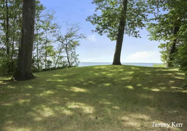 Homes for sale in Fennville, MI | 2450 Lakeshore Dr, Fennville, MI 49408 | MLS# 70537488