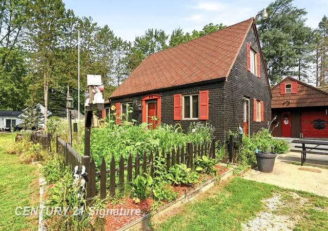 3rd image of 3865 King Rd, Saginaw, MI 48601 | MLS# 50218654