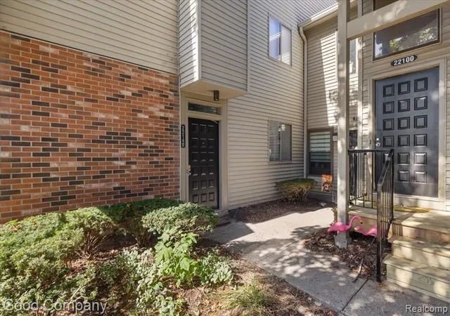 3rd image of 22140 Indian Creek Dr, Farmington Hills, MI 48335 5540 | MLS# 60943158