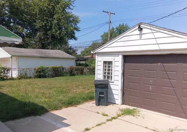 8th image of 19983 Lancaster St, Harper Woods, MI 48225 | MLS# 61018544