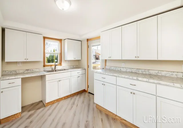 Photo 2 of Single family home for sale at 607 N 7th Street, Gladstone, MI 49837 | MLS# 50195009 | Listing updated on 2026-08-27