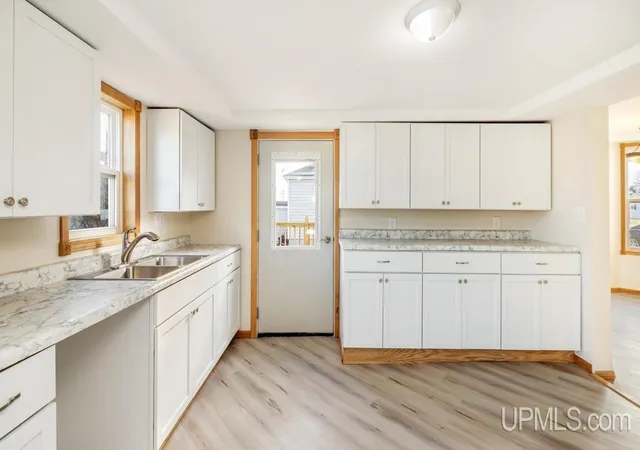 Photo 3 of Single family home for sale at 607 N 7th Street, Gladstone, MI 49837 | MLS# 50195009 | Listing updated on 2026-08-27