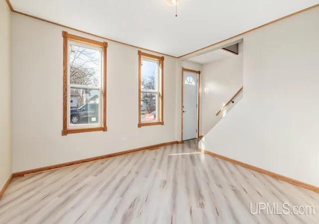 Photo 4 of Single family home for sale at 607 N 7th Street, Gladstone, MI 49837 | MLS# 50195009 | Listing updated on 2026-08-27