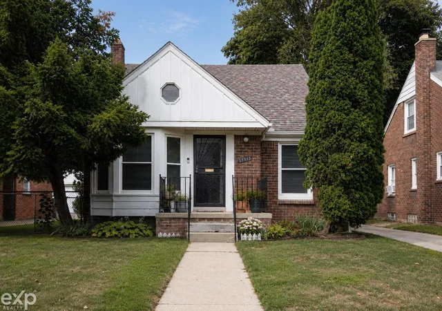 Photo 2 of Sale Pending at 17175 Stahelin Ave, Detroit, MI 48219 | MLS# 50219632 | Listing updated on 2026-09-11