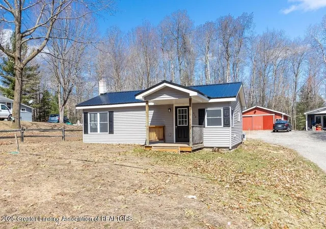 Homes for sale in Farwell, MI | 412 N Scott Dr, Farwell, MI 48622 | MLS# 50187705