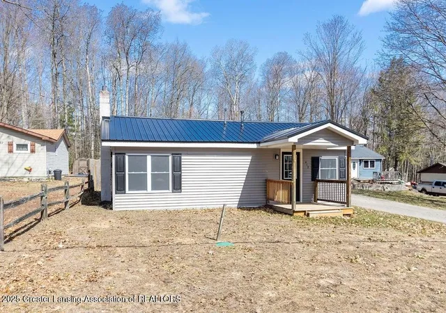 Homes for sale in Farwell, MI | 412 N Scott Dr, Farwell, MI 48622 | MLS# 50187705