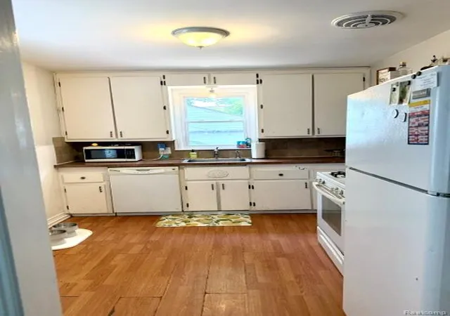 5th image of 1815 Barrett Ave, Royal Oak, MI 48067 | MLS# 61019492