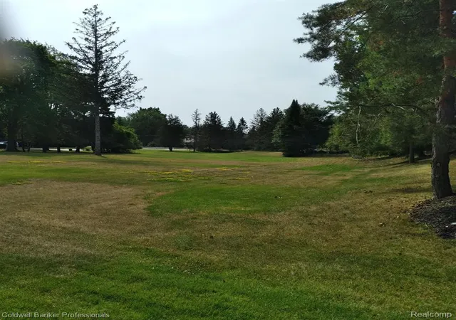 2nd image of 2530 South Blvd, Rochester Hills, MI 48309 | MLS# 60930940
