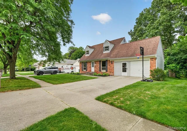 Photo 4 of Single family home for sale at 891 Devonshire Blvd, Brighton, MI 48116 1705 | MLS# 61011091 | Listing updated on 2026-10-24