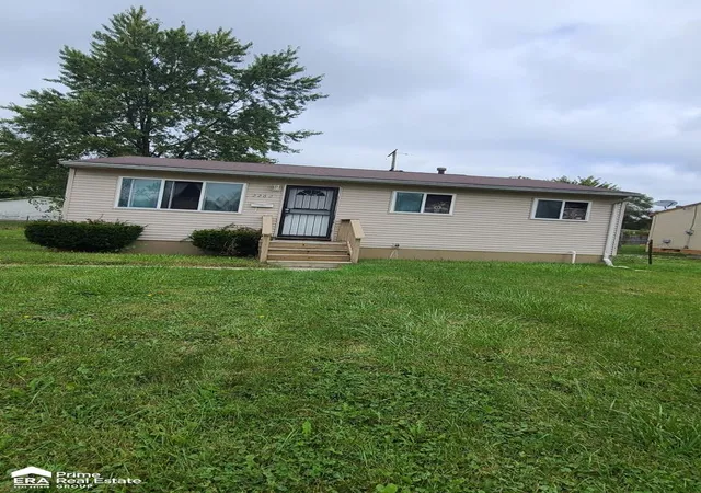 Homes for sale in Flint, MI | 2262 Toby Beth Dr, Flint, MI 48505 | MLS# 50201699