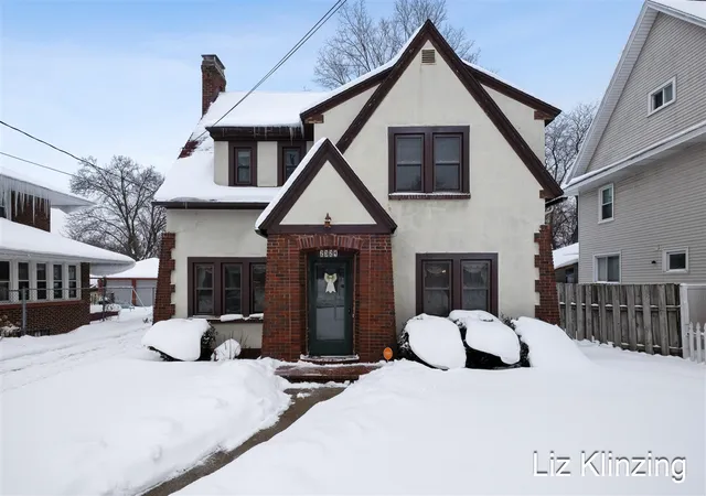 Homes for sale in Grand Rapids, MI | 2324 Madison Ave, Grand Rapids, MI 49507 | MLS# 70514567