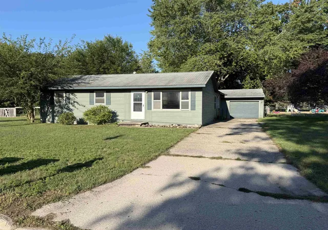Photo 1 of Single family home for sale at 1115 Park St, Clare, MI 48617 | MLS# 50220314 | Listing updated on 2026-09-10