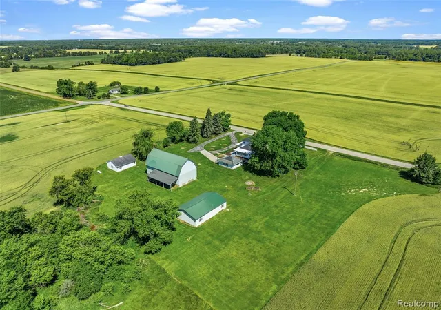 Homes for sale in Owosso, MI | 5843 W Dewey Rd, Owosso, MI 48867 | MLS# 61005439