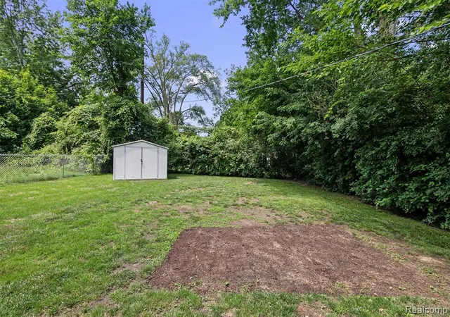 Photo 15 of Sale Pending at 21641 Sussex St, Oak Park, MI 48237 2611 | MLS# 61005827 | Listing updated on 2026-09-01